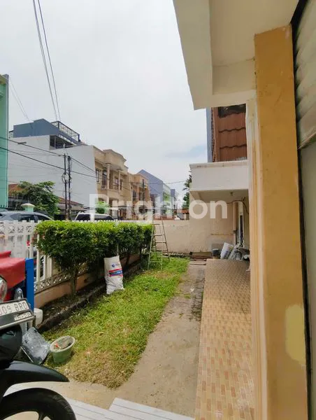 image RUMAH SEWA TOMANG MAS ROW JALAN 2 MOBIL LUAS (3)