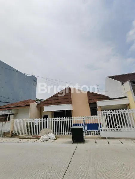 image RUMAH SEWA TOMANG MAS ROW JALAN 2 MOBIL LUAS (1)