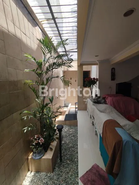 image DI JUAL CEPAT RUMAH 2 LANTAI POSISI HOOK DI JANUR INDAH KELAPA GADING. RAPI TERAWAT DAN SIAP HUNI. (7)