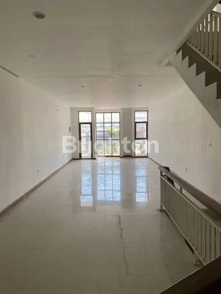 image RUKO TIGA LANTAI DI AREA PREMIUM JIMBARAN SIAP PAKAI (3)