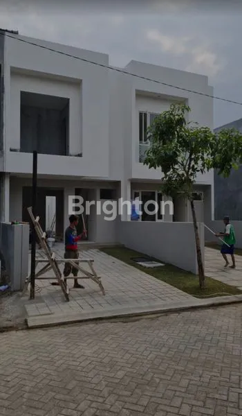 image RUMAH MEWAH 2 LANTAI DI DIAN ISTANA (1)