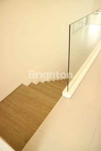 image RUMAH PREMIUM BARU 2 LANTAI LOKASI STRATEGIS DEKAT PINTU TOL DAN PAKUWON MALL (6)