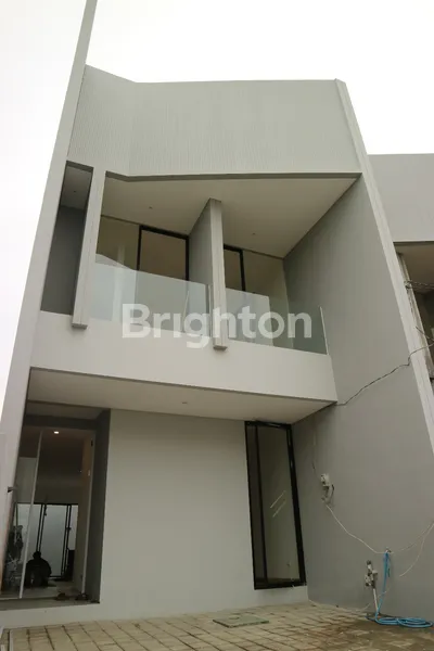 image RUMAH PREMIUM BARU 2 LANTAI LOKASI STRATEGIS DEKAT PINTU TOL DAN PAKUWON MALL (8)