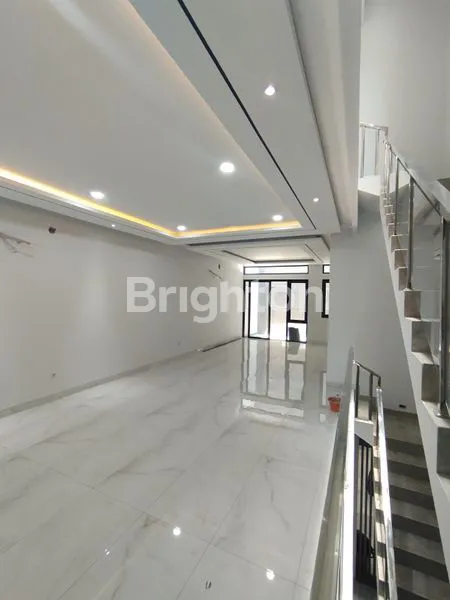 image DI JUAL SEGERA RUMAH BARU 3 LANTAI MINIMALIS RAPI DAN SIAP HUNI DI AGUNG PERKASA SUNTER JAKARTA UTARA (1)