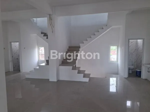 image RUKO 3 LANTAI STRATEGIS DI KEDIRI (1)