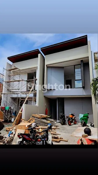 image RUMAH BARU DENGAN ARSITEKTUR MODERN  (1)