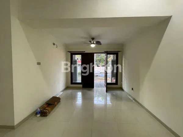 image RUMAH JL PORONG RAYA DARMO LOKASI STRATEGIS TENGAH KOTA COCOK UNTUK KANTOR MAUPUN TINGGAL PRIBADI  (4)