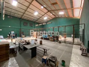 GEDUNG OLAHRAGA BULUTANGKIS DAN KANTOR 3 LANTAI BISA DISEWA DI TEGAL JAWA TENGAH