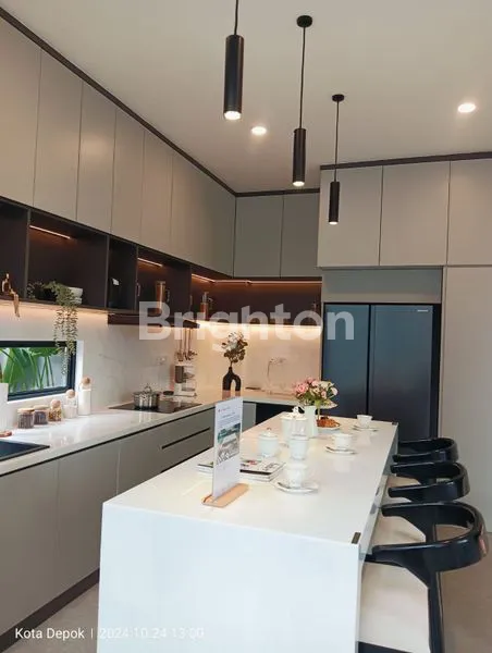 image RUMAH MEWAH 3 LANTAI + LIFT DI SHILA SAWANGAN (4)