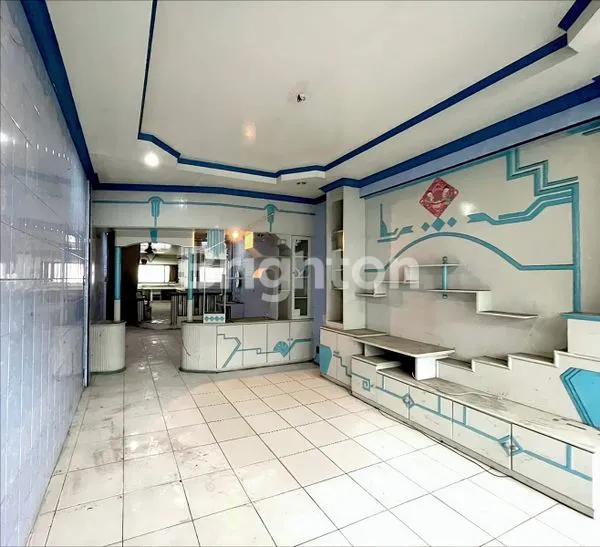 image  • RUKO BISNIS JL. JAPARIS / JL. RAHMADSYAH ( SEDERETAN BANK BCA ) - PANJANG 22,5 METER (3)