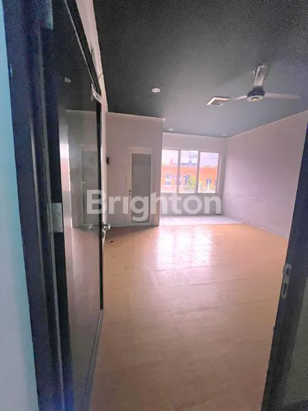 image RUKO STRATEGIS GOLDEN 8, LT 54M² HADAP UTARA (2)