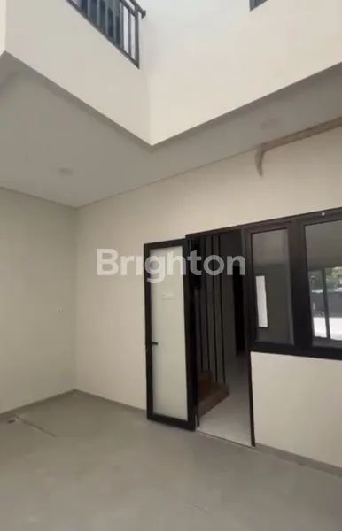 image JUAL RUMAH 2 LANTAI BARU GRESS KUTISARI INDAH UTARA TENGGILIS MEJOYO SURABAYA TIMUR (6)