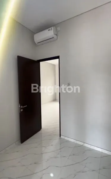 image JUAL RUMAH 2 LANTAI BARU GRESS KUTISARI INDAH UTARA TENGGILIS MEJOYO SURABAYA TIMUR (7)