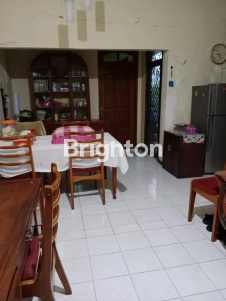 image RMH 1,5LANTAI TERAWAT SIAP HUNI AREA MEDOKAN RUNGKUT GUNUNG ANYAR (3)