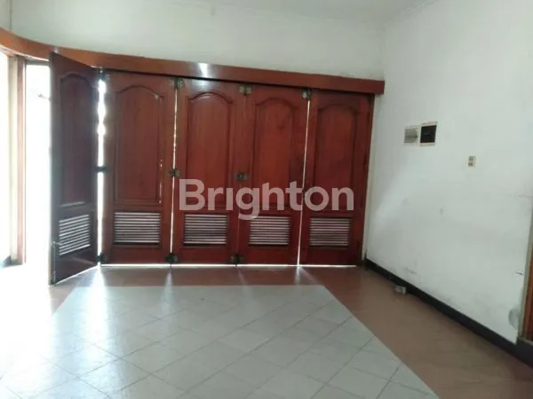 image RUMAH 2 LANTE PUSAT KOTA SBY MURAH SIAPHUNI. (1)