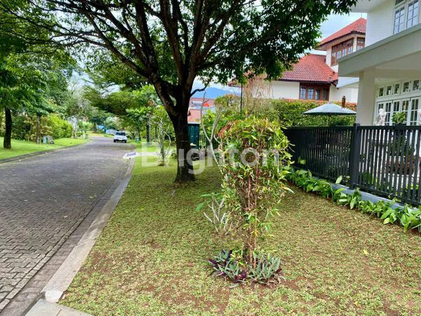 image RUMAH MEWAH VIEW GUNUNG DAN GOLF (8)