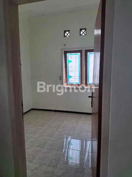 image RUMAH HOOK DI PERUMAHAN KARANGPLOSO (5)