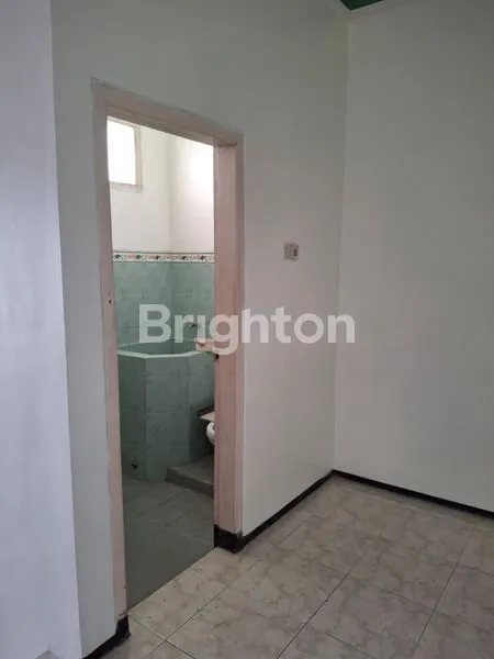 image RUMAH HOOK DI PERUMAHAN KARANGPLOSO (7)