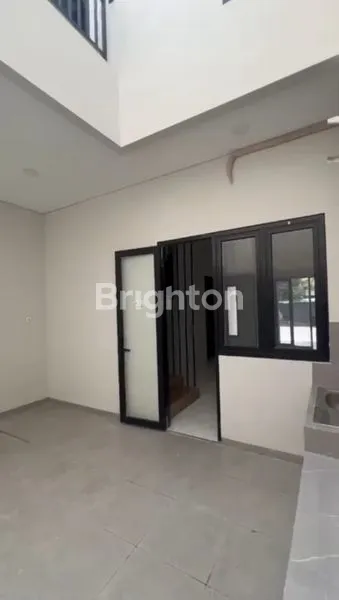 image RUMAH MINIMALIS MODERN 2 LANTAI MURAHH RAYA KUTISARI INDAH UTARA (3)