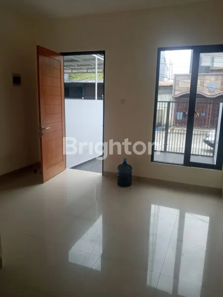 image RUMAH MEWAH LT 69M², HARGA 1.1M (2)