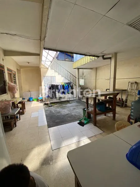 image HUNIAN STRATEGIS 4KT LB 200M² SURABAYA (5)