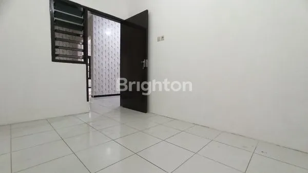 image RUMAH BARU RENOVASI DI NGINDEN INTAN SURABAYA DEKAT SEMOLOWARU, MERR, ARAYA, PANJANG JIWO, MANYAR JAYA, MANYAR INDAH, BRATANG, BARATA, NGAGEL, KALI RUNGKUT, BARUK, PARAPEN & TENGGILIS (6)