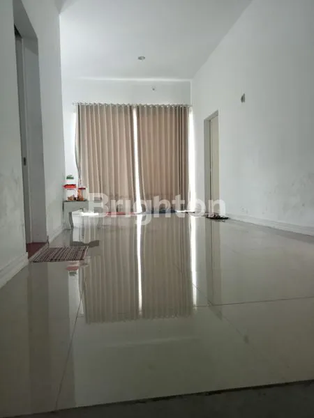 image RUMAH 2 LANTAI DI MUTIARA REGENCY SIDOARJO (8)