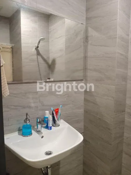 image STUDIO MEWAH, LANGKA, SIAP HUNI DI COLLINS HYDE — DEKAT LIFT, INTERIOR PREMIUM, HARGA DI BAWAH PASAR! (4)