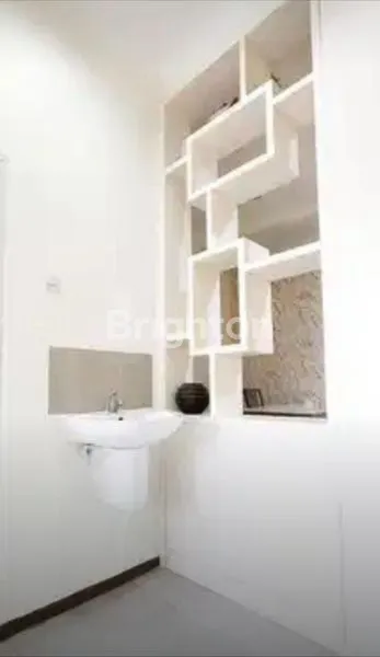 image RUMAH DI PAKUWON CITY SURABAYA TIMUR  (3)