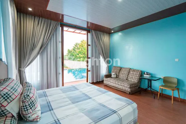 image TANAH LUAS 3660M² BONUS VILLA MEWAH (5)