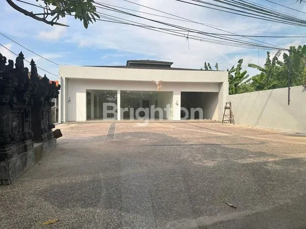 image COMMERCIAL SHOP FOR RENT IN KEROBOKAN (108 M2) (1)
