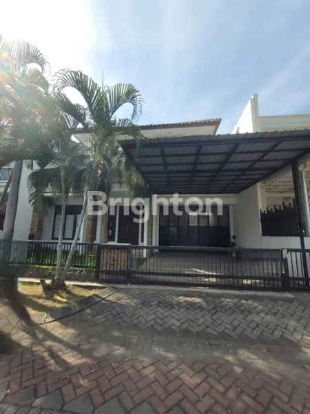 RUMAH MEWAH 2 LANTAI SIAP HUNI, FULL FURNISHED, TERAWAT DI LINGKUNGAN ASRI, TENANG, AMAN, NYAMAN DEKAT PAKUWON CITY MERR ITS UNAIR DHARMAHUSADA INDAH MANYAR KERTOADI
