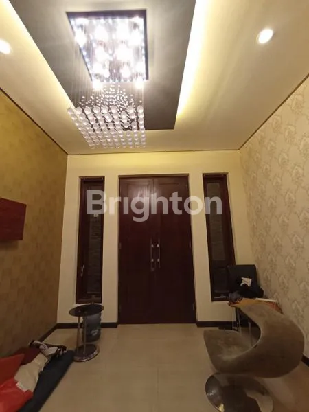 image   RUMAH MEWAH 2 LANTAI SIAP HUNI, FULL FURNISHED, TERAWAT DI LINGKUNGAN ASRI, TENANG, AMAN, NYAMAN DEKAT PAKUWON CITY MERR ITS UNAIR DHARMAHUSADA INDAH MANYAR KERTOADI (3)