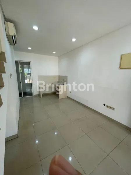 image RUMAH KATAMARAN INDAH  3 LANTAI DI PIK (4)