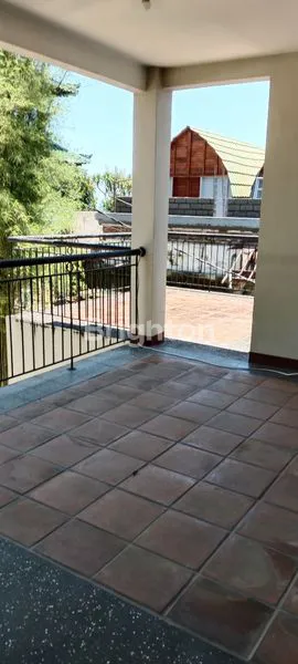 image RUKO 2,5 LANTAI 618 METER JIMBARAN, PARKIRAN LUAS (5)