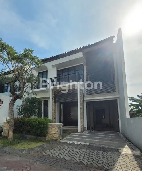 RUMAH MEWAH 2 LANTAI, SIAP HUNI, TERAWAT LOKASI TENANG, AMAN, ASRI DEKAT PAKUWON CITY ITS UNAIR MERR GALAXY MALL MANYAR KERTOADI DHARMAHUSADA INDAH