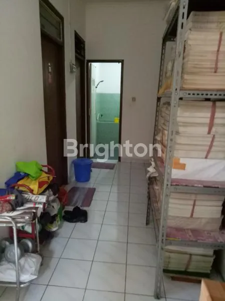 image DIJUAL KOST 3 LANTAI – LOKASI STRATEGIS TANJUNG DUREN UTARA, JAKARTA BARAT (6)