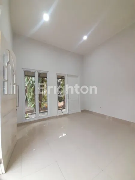 image DISEWAKAN RUMAH HOOK GADING SERPONG CLUSTER OMAHA (7)