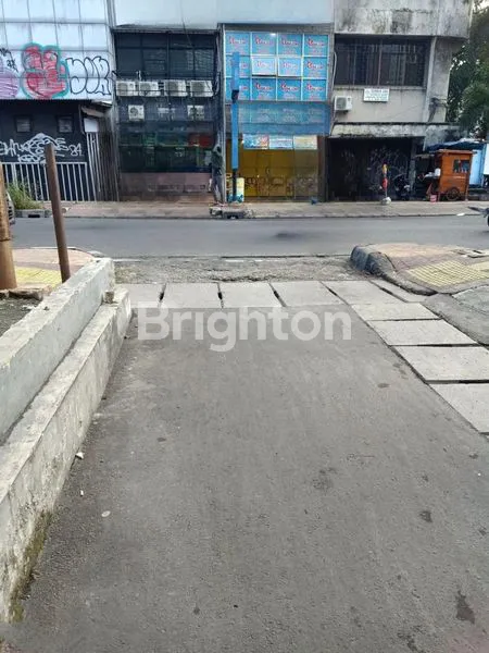 image RUMAH SIAP HUNI SHM DI TANJUNG DUREN JAKARTA BARAT  (5)