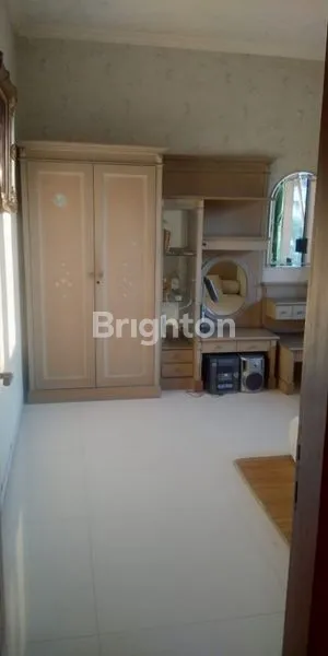 image \\UD83C\\UDFE1 RUMAH HOEK SIAP HUNI – FULL FURNISHED & ADA PEMBANTU JAGA (8)