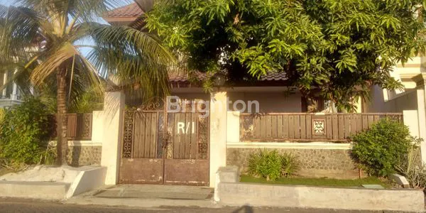 image \\UD83C\\UDFE1 RUMAH HOEK SIAP HUNI – FULL FURNISHED & ADA PEMBANTU JAGA (2)