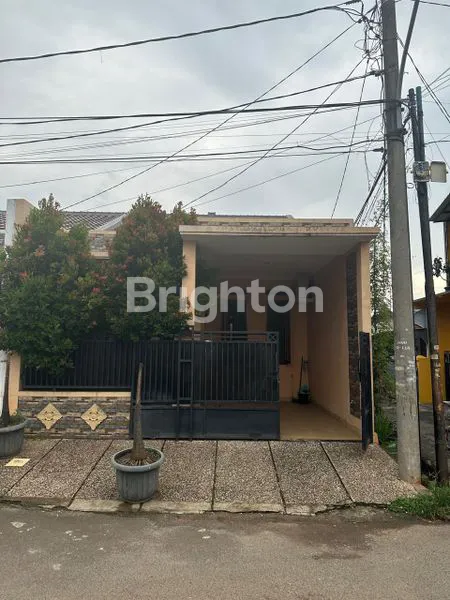 image RUMAH 1 LANTAI POSISI HOEK SIAP HUNI SHM  DI MERUYA  (6)