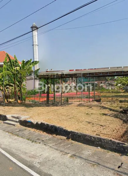 image DIJUAL DAN DI SEWAKAN TANAH SRIWEDARI SOLO!! LOKASI HANYA 100 METER DARI SLAMET RIYADI!!! PALING STRATEGIS DAN LANGKA!! LEBAR DEPAN 30 METER (2)