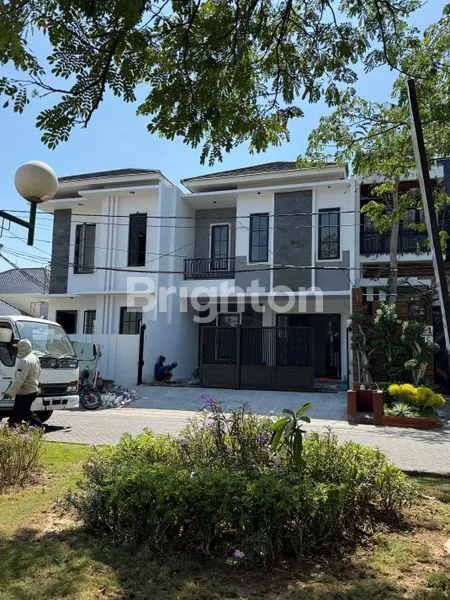 image RUMAH BARU HOOK 2 LANTAI DI GALAXY BUMI PERMAI TAHAP 2 SURABAYA, SIAP HUNI! (1)