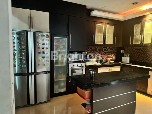 image RUMAH 5KT SEMI FURNISHED DI CEMARA HIJAU (7)