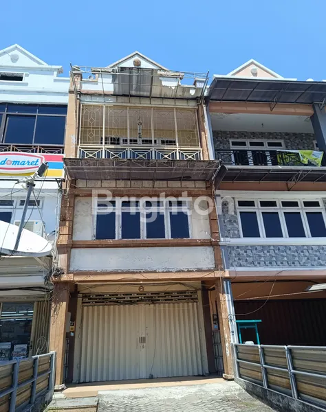 image RUKO STRATEGIS DI JALAN RAYA WONOREJO PERMAI, RUNGKUT, SURABAYA (1)