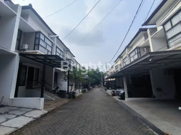 image RUMAH NYAMAN DAN STRATEGIS DI CLUSTER THE VILLAS SERPONG (2)