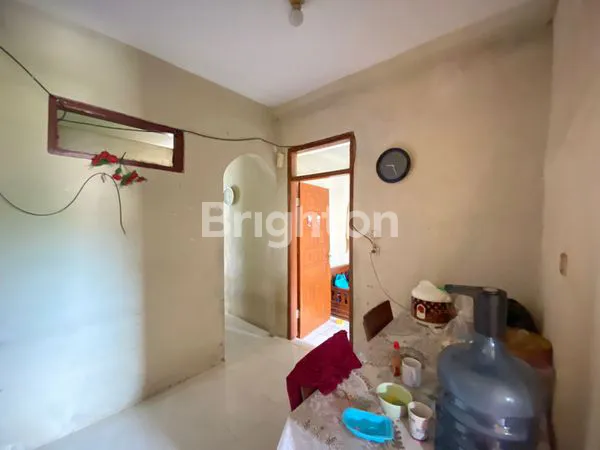 image JUAL CEPAT! RUMAH 2 LANTAI SIAP HUNI, 800 JUTAAN LOKASI EMAS DEKAT TERMINAL CICAHEUM - HARGA NEGO! (6)