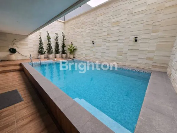 image RUMAH CITRALAND DENGAN KOLAM RENANG (3)