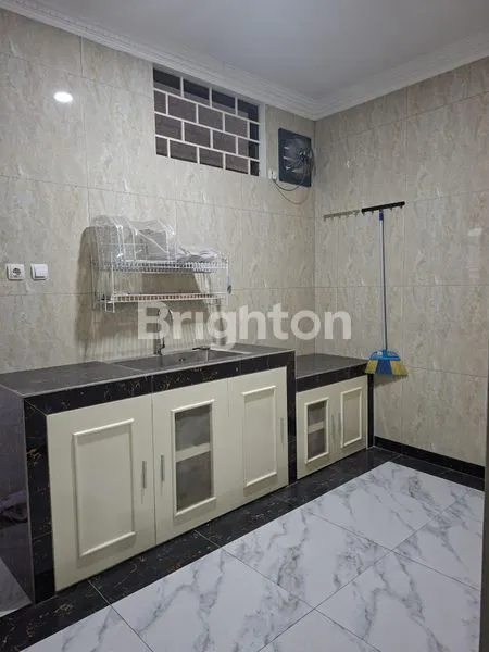 image RUMAH STRATEGIS PINGGIR JALAN RAYA CIGANJUR (3)